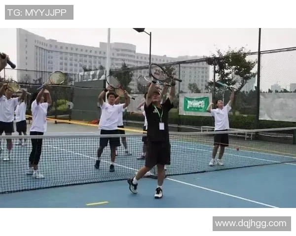 赛后分析：重庆网球队与西安网球队的战术意识与心理对抗探讨