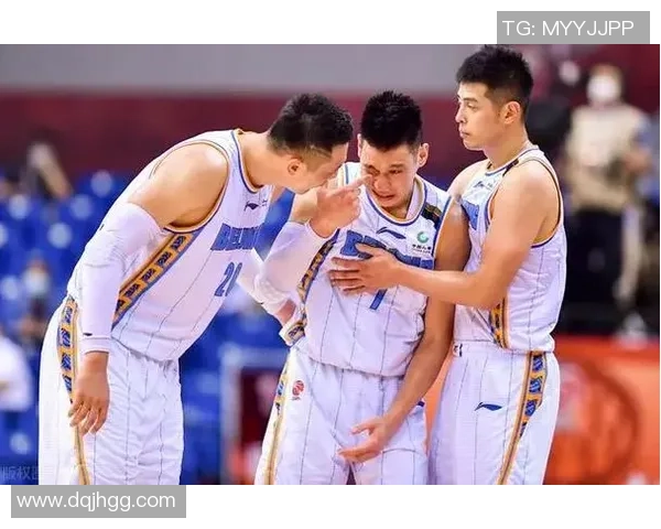 重庆与武汉排球队赛后复盘分析比赛节奏与战术对比