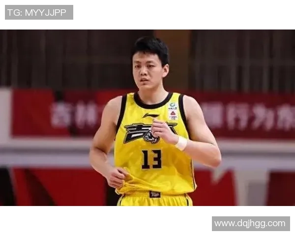 重庆篮球队以92分领跑世锦赛积分榜展现强大实力