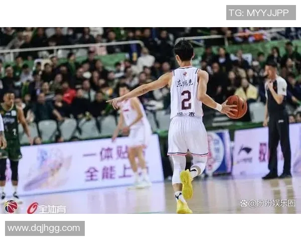 重庆足球队在选拔赛中以93分稳居积分榜首位展现强劲实力